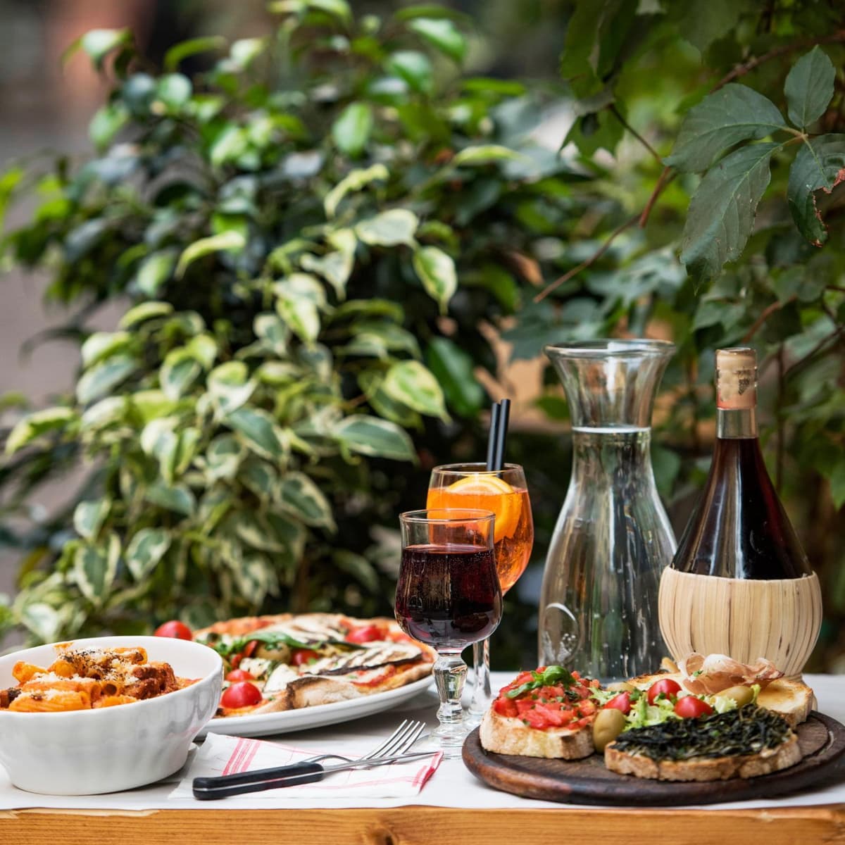 Experiencia gastronómica en Trastevere con sabores y folclore. - Roma