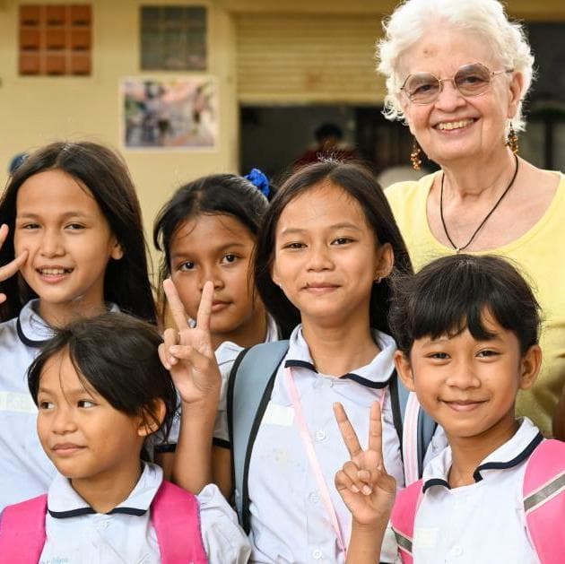 Visita dell’ONG Pour un Sourire d'Enfant - PSE (Per il Sorriso di un Bambino)  - Phnom Penh
