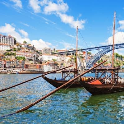 La bellissima città di Porto sulle rive del Douro - Porto