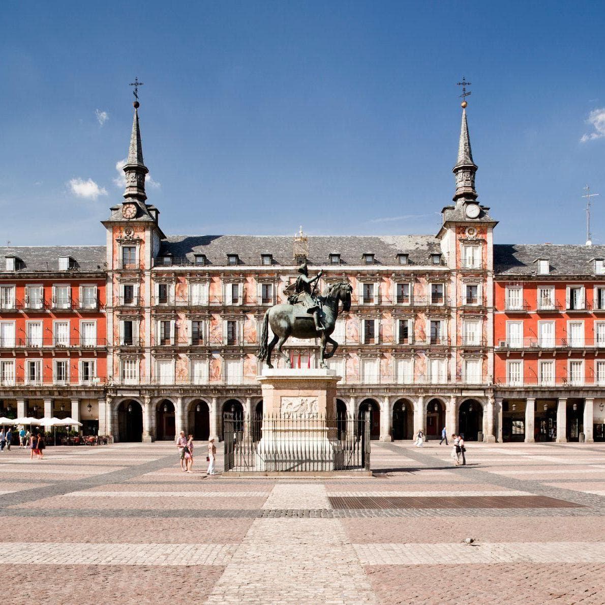 DÍA 21 BARCELONA • ZARAGOZA • MADRID (Viernes) - Madrid