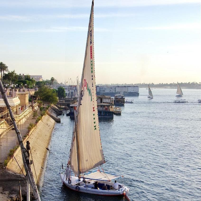 Opcional de Cena Buffet con Espectáculo en barco por el Río Nilo - Cairo