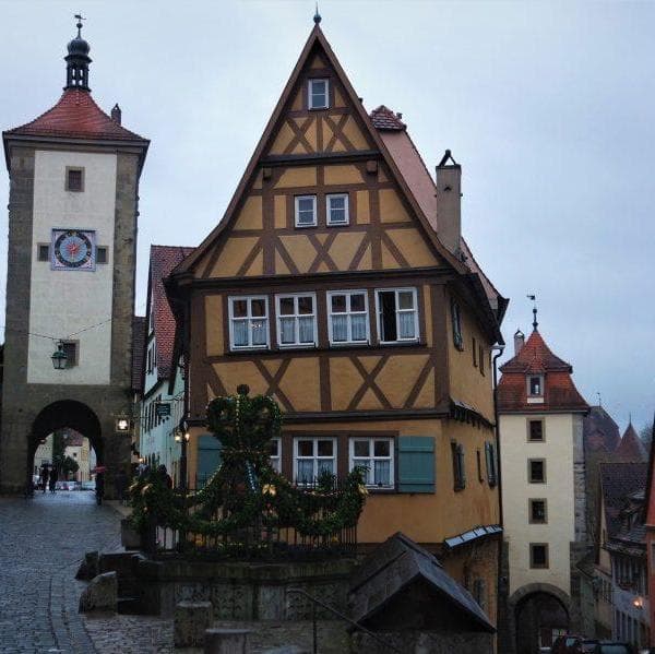 DÍA 10 FRANKFURT •ROTEMBURGO • PRAGA (Martes) - Praga