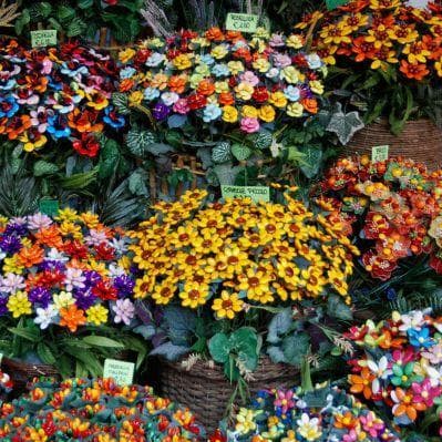 I golosi confetti di Sulmona che formano deliziose composizioni - Montesilvano, Abruzzo