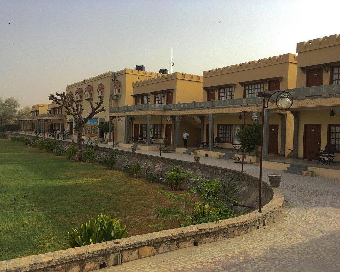 Hotel Desert N Dunes