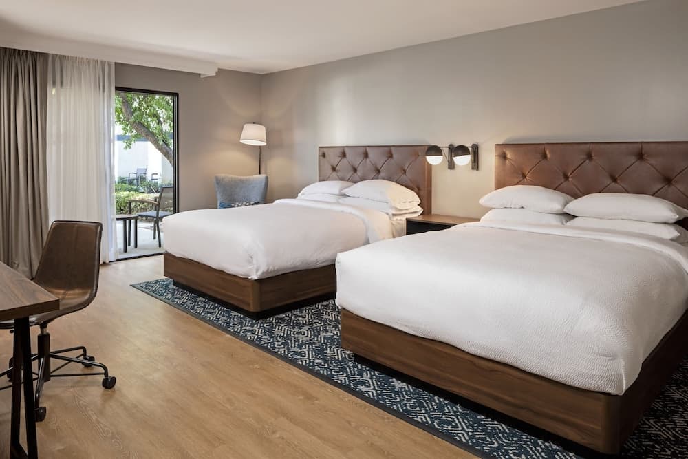 Four Points by Sheraton Bakersfield