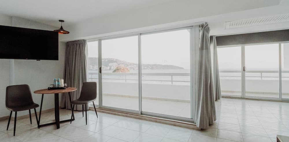 HS HOTSSON Hotel Acapulco