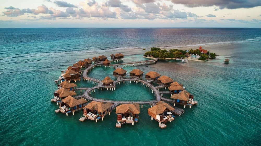 Sandals Royal Caribbean - ALL INCLUSIVE Couples Only