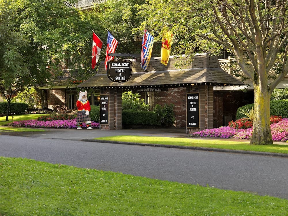 Royal Scot Hotel & Suites