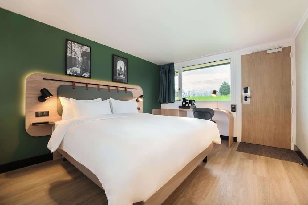 Campanile NATURE - Bordeaux Lac