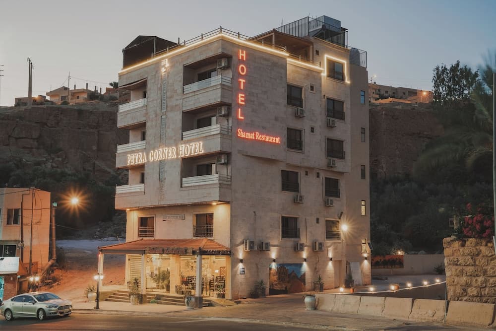 Petra Corner Hotel