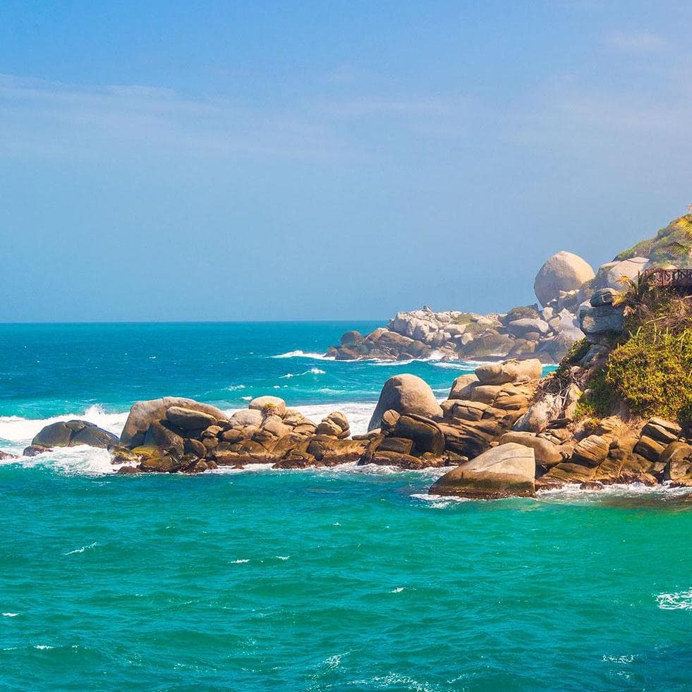 Día 8. Santa Marta - Tour al Parque Nacional Natural Tayrona – Playa Cristal Neguanje - Santa Marta