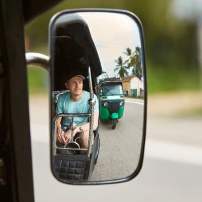 Arrivare al Forte Rosso in tuk-tuk - Agra