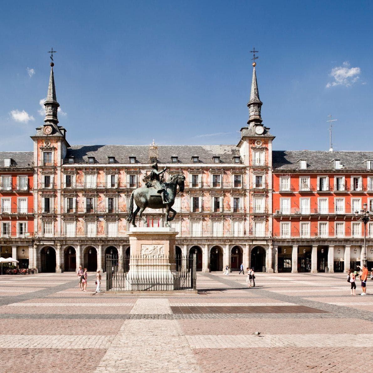 DÍA 18 BARCELONA • ZARAGOZA • MADRID (Martes) - Madrid