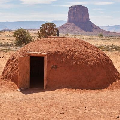 Osservare i tradizionali hogan del popolo Navajo - Moab UT