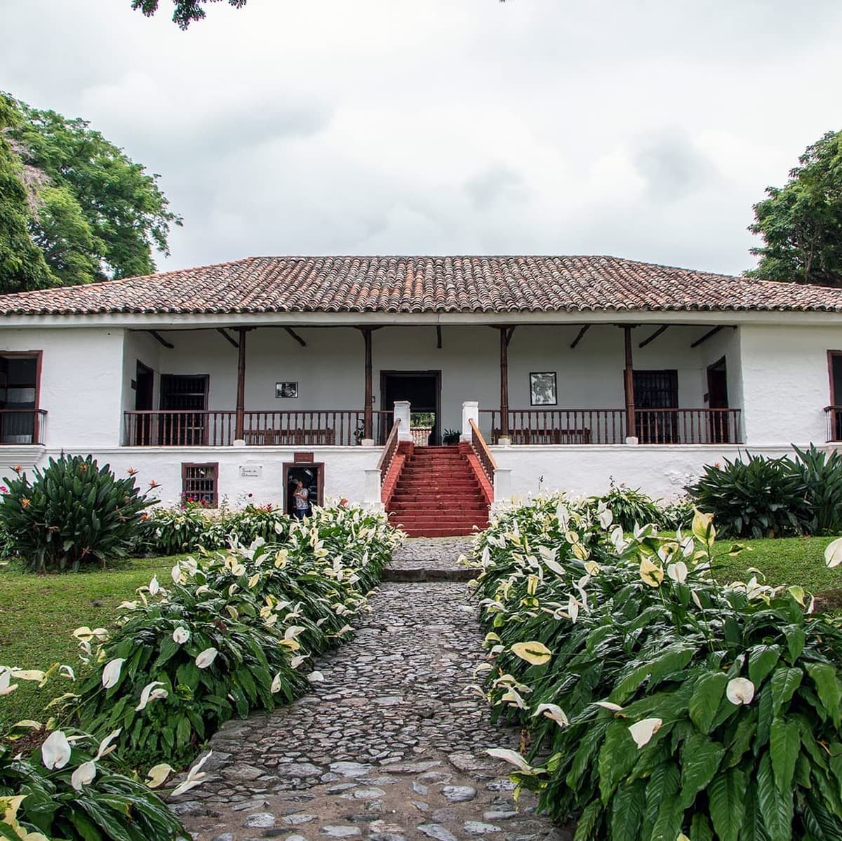 Día 3. Cali – Tour a haciendas el paraíso y Piedechinche - Cali