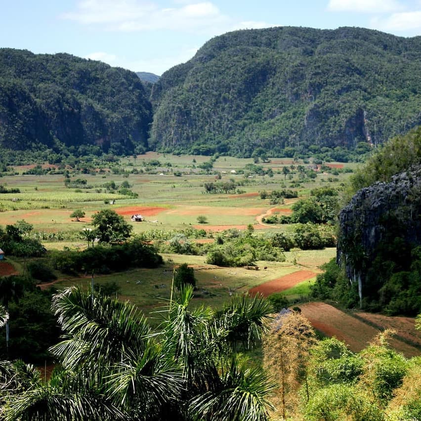 Walk through the Valle de Vinales - Viñales, Cuba