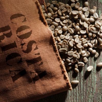 Conoscere il ciclo di produzione del caffè e del cioccolato da Don Juan - Monteverde