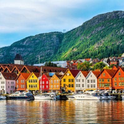 Il Bryggen, lo storico quartiere del porto di Bergen - Oslo