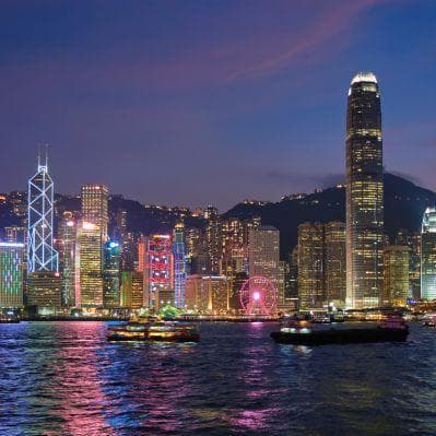 La crociera con cena nel Victoria Harbour e lo spettacolo “A Symphony of Lights” - Hong Kong