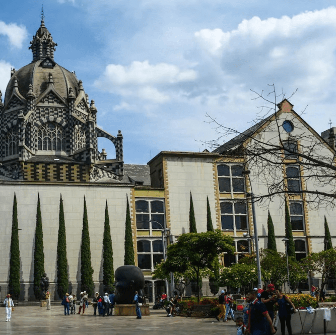 Dia 1. Medellín – Tour pelas Fondas de Medellín - Medellín