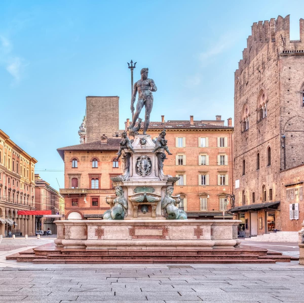 Bologna: Walking Through History, Towers, and Porticoes - Bolonya