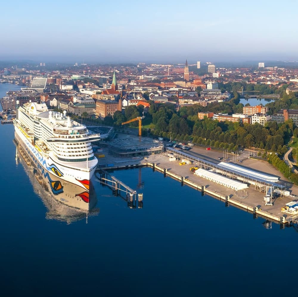 Shore Excursion Options  - キール