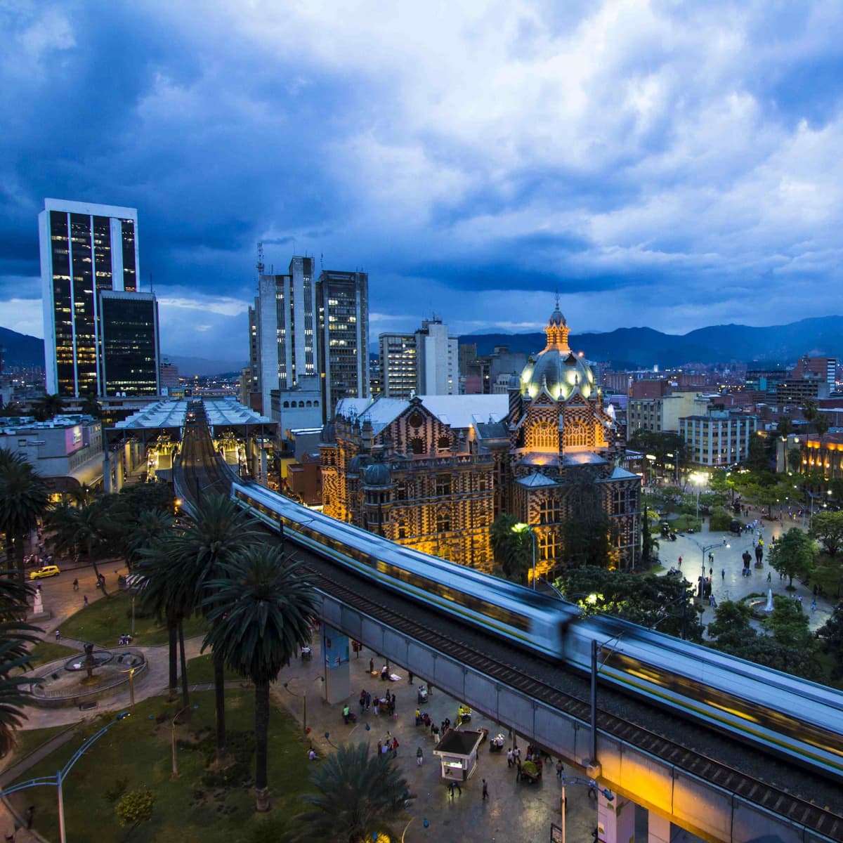 Día 2. Medellín - City tour con comuna 13 - Medellín