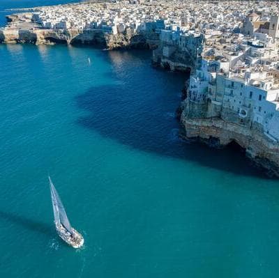Polignano-Höhlen mit dem Boot - Polignano a Mare, Apulien