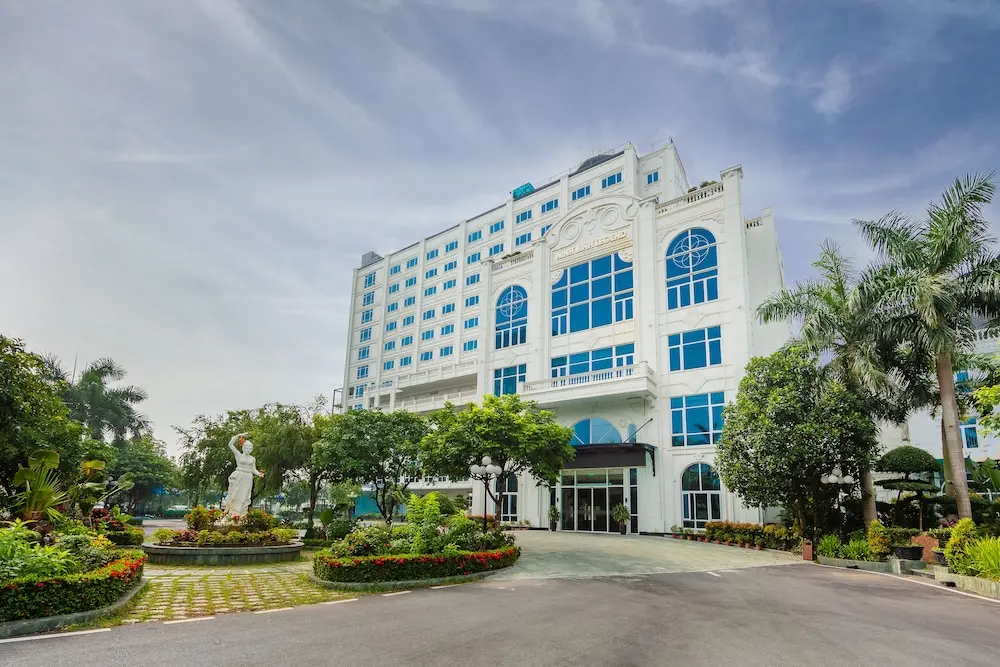 Ninh Binh Legend Hotel 4*
