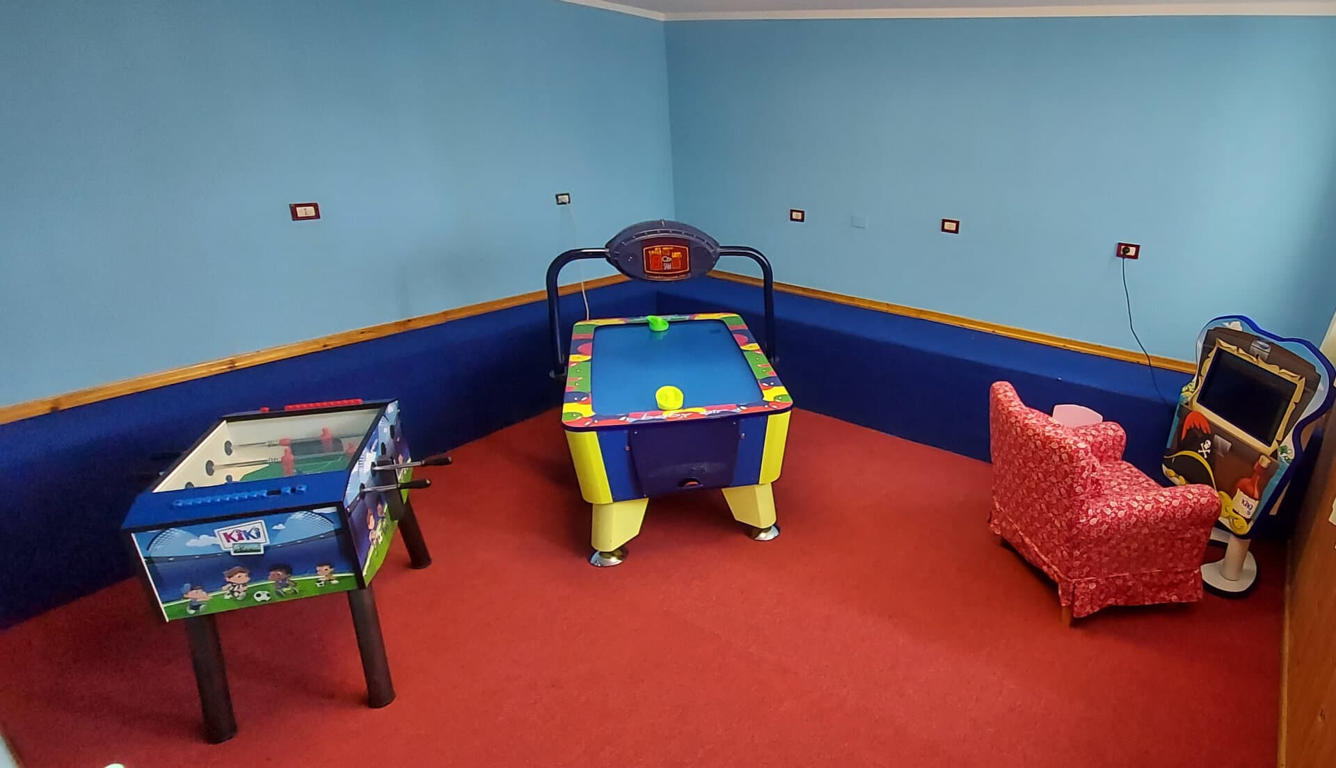 Hotel Negritella, Miscellaneous