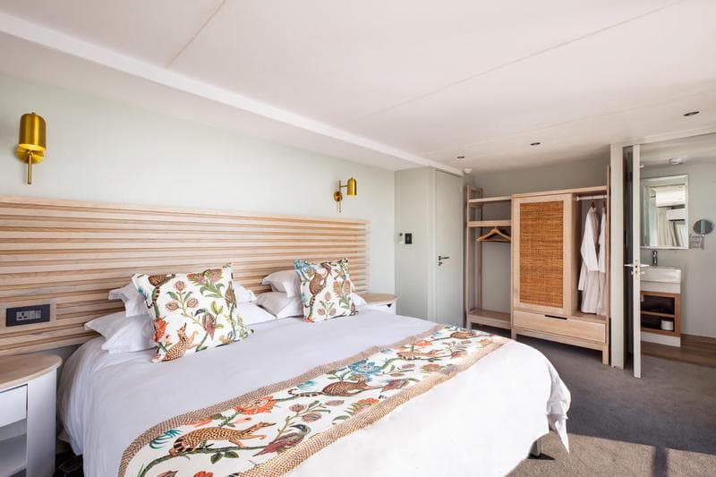 Zambezi Queen - 2 Night Package - FI - Luxury Suite & Activities - ZAR