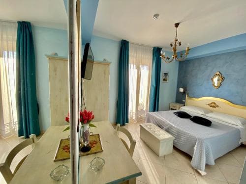 HOTEL SCILLA, 