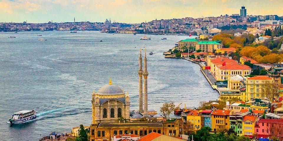 DÍA 1 • ESTAMBUL (TURQUÍA)