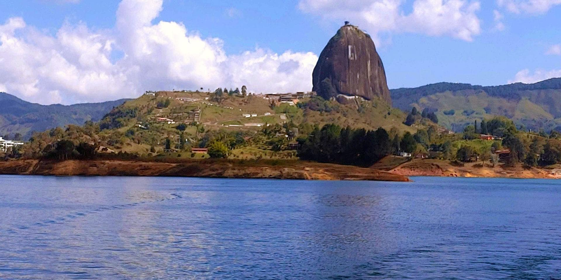Dia 6. Medellín - Tour Guatapé e Piedra del Peñol