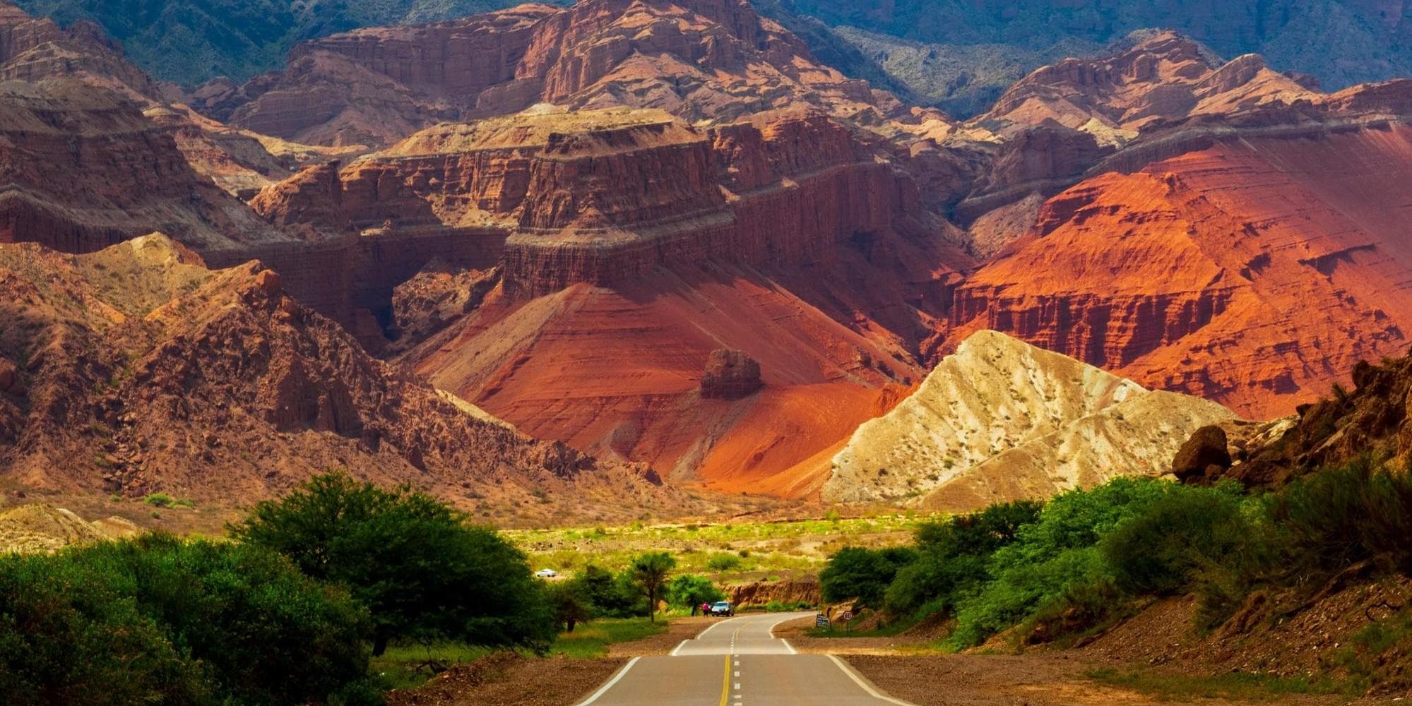 Día 3 | Salta - Cafayate - Salta, viñedos entre montañas coloradas