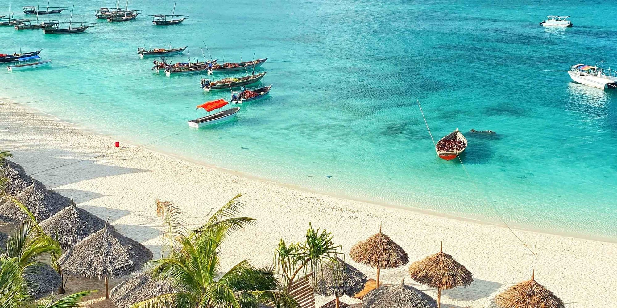 DIA 1: CHEGADA A ZANZIBAR – EMBARQUE E NAVEGAÇÃO