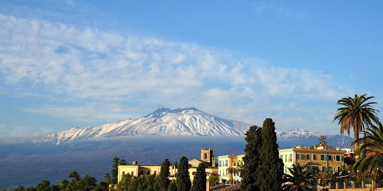 Day 4 – Friday: ETNA – TAORMINA (hotel in Catania/Acitrezza)