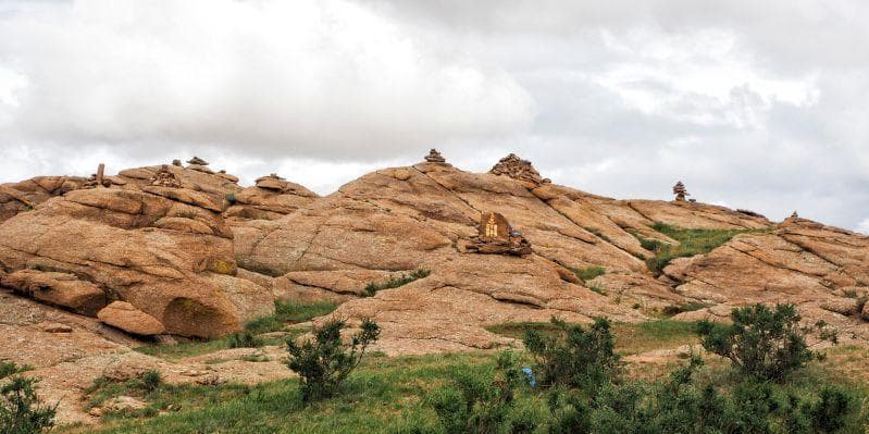 BAGA GAZRYN CHULUU/TSAGAAN SUVRAGA