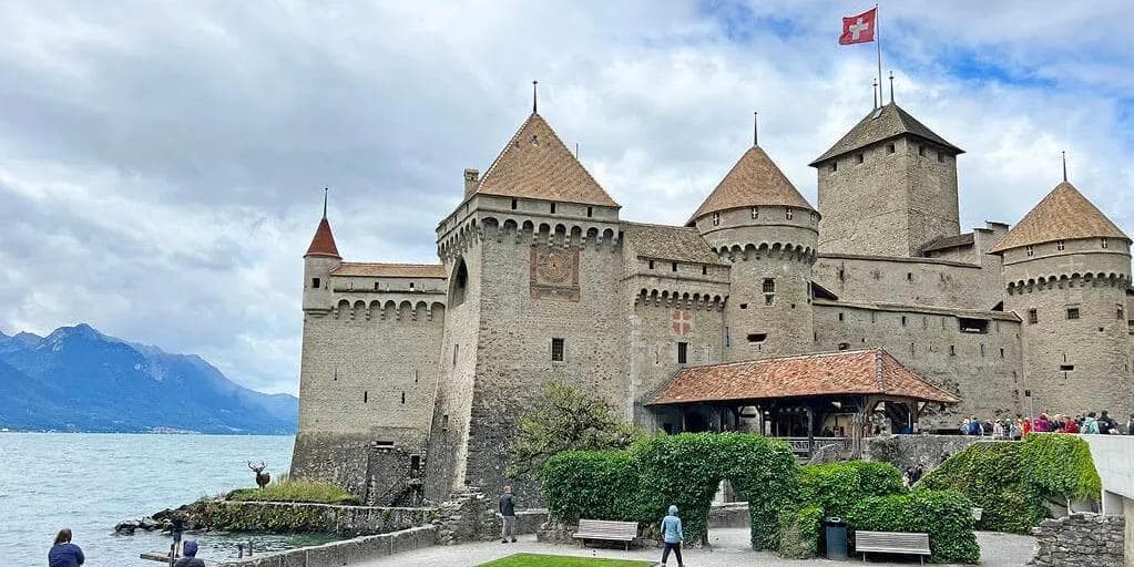 DIA 13 DICIEMBRE MONTREUX - CASTILLO DE CHILLÓN