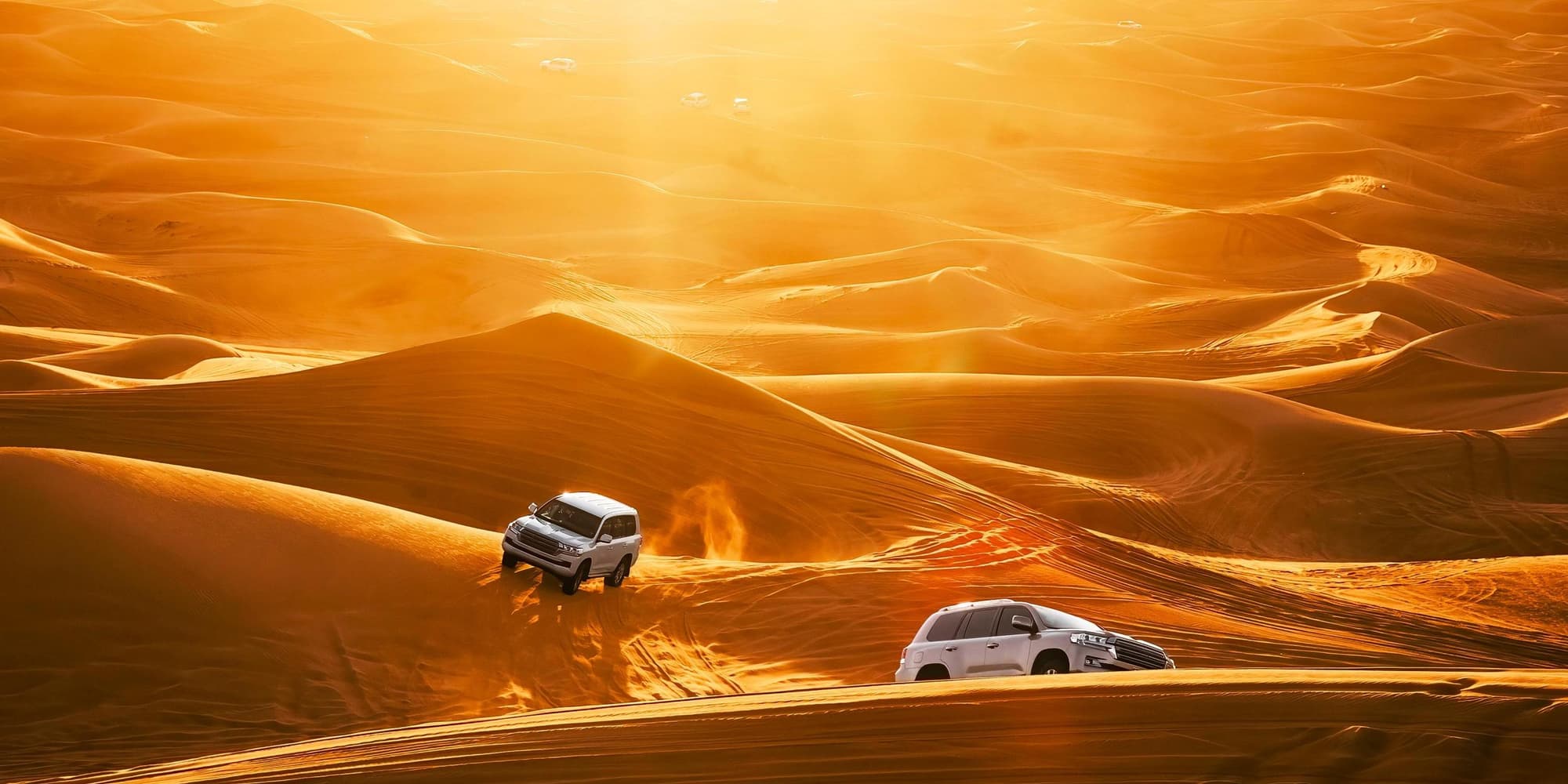 Dia 3 | Dubai, cuando el sol se oculta tras las dunas, el desierto revela su alma beduina