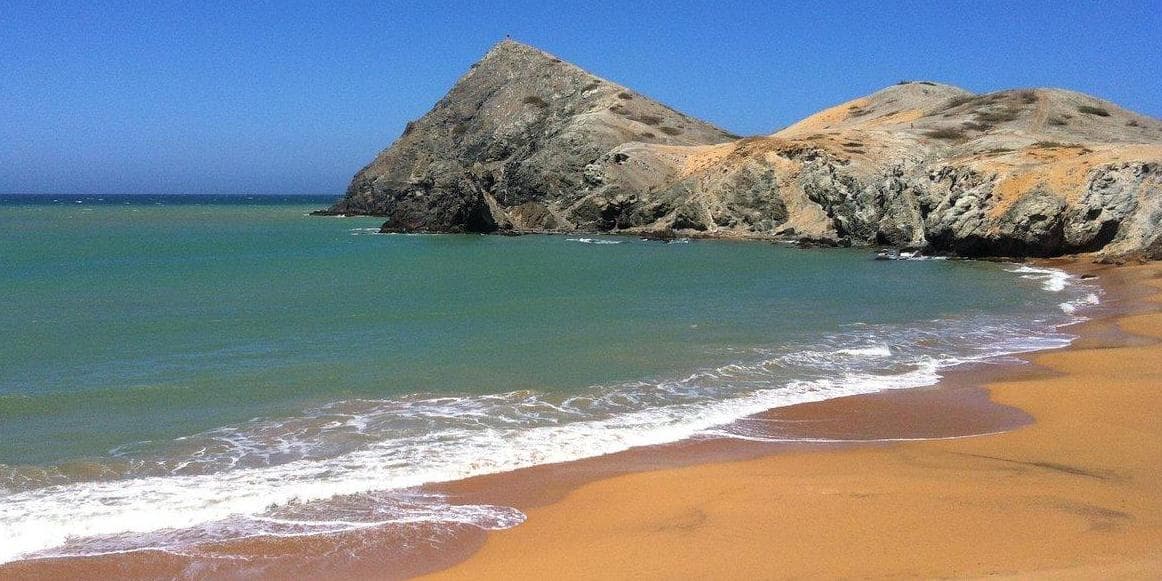 Día 02. Riohacha-URIBIA– PUNTA GALLINAS (La Guajira es desierto, vientos alisios, playa, mar.) 