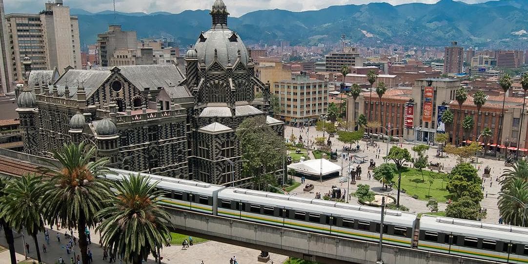 DIA 7. (Sexta-feira, 2 de janeiro de 2026) CARTAGENA – MEDELLIN. (Voo incluso) 