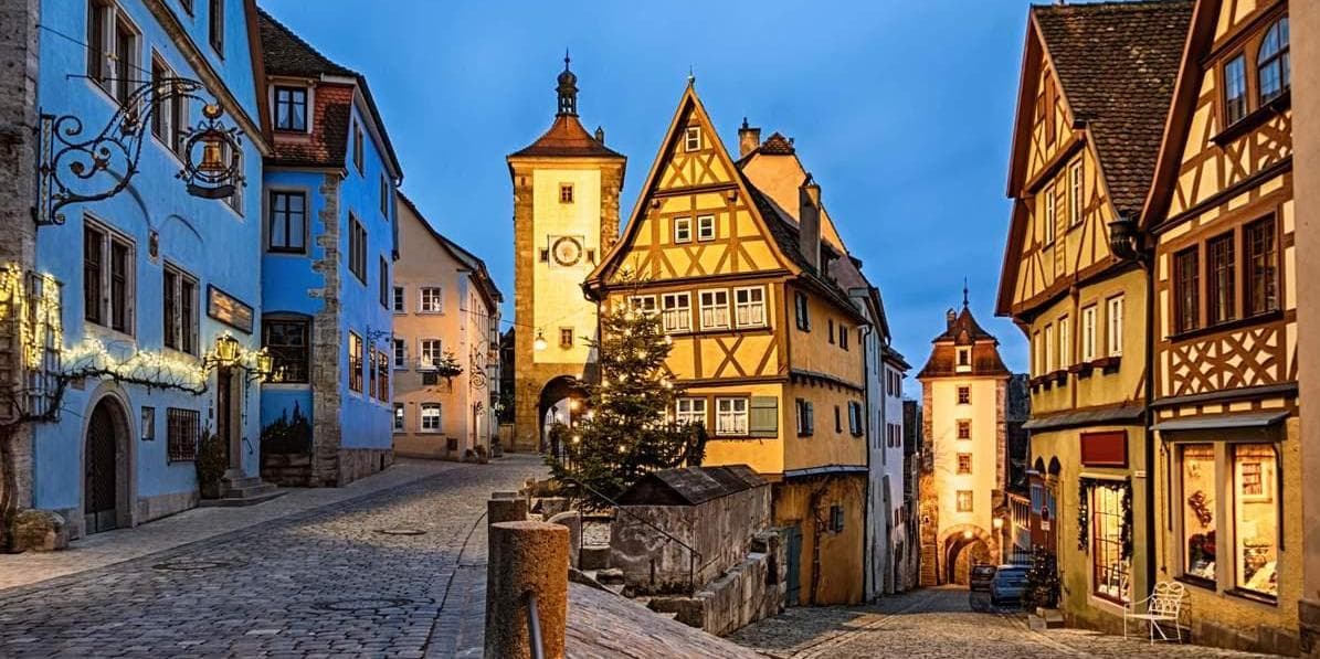 DÍA 11 FRANKFURT • ROTEMBURGO • PRAGA (Martes)