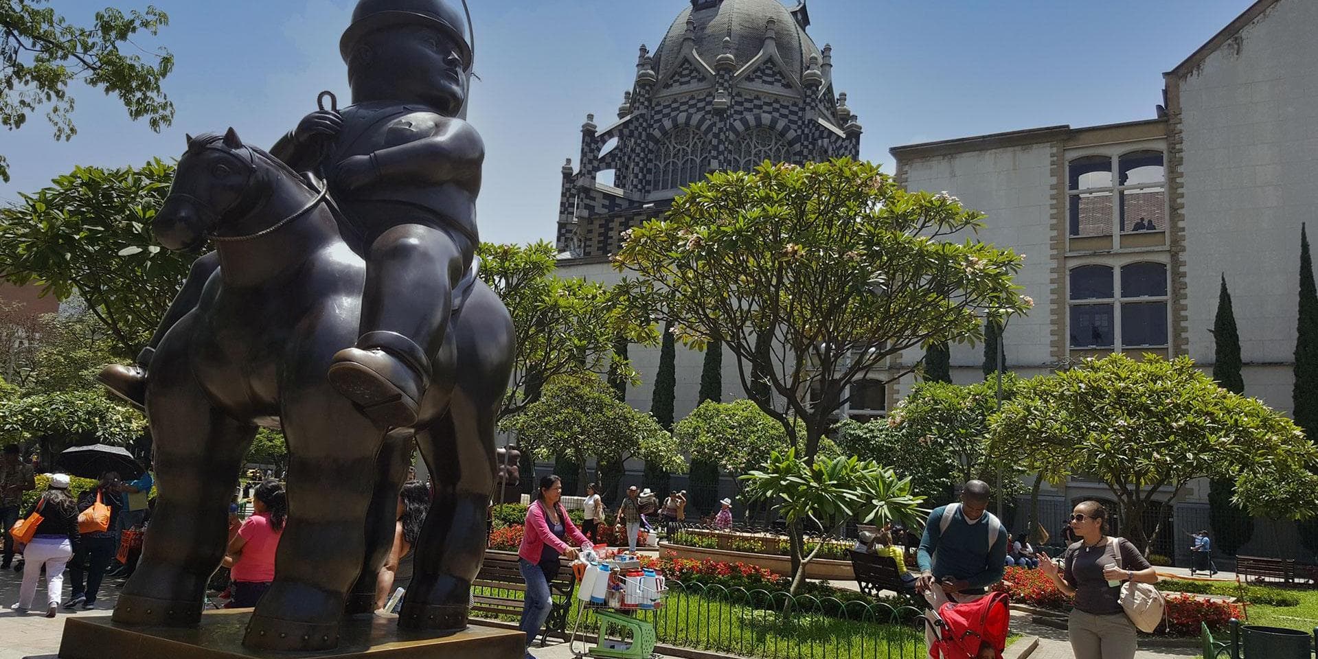 Dia 4. Medellín - Traslado de partida 