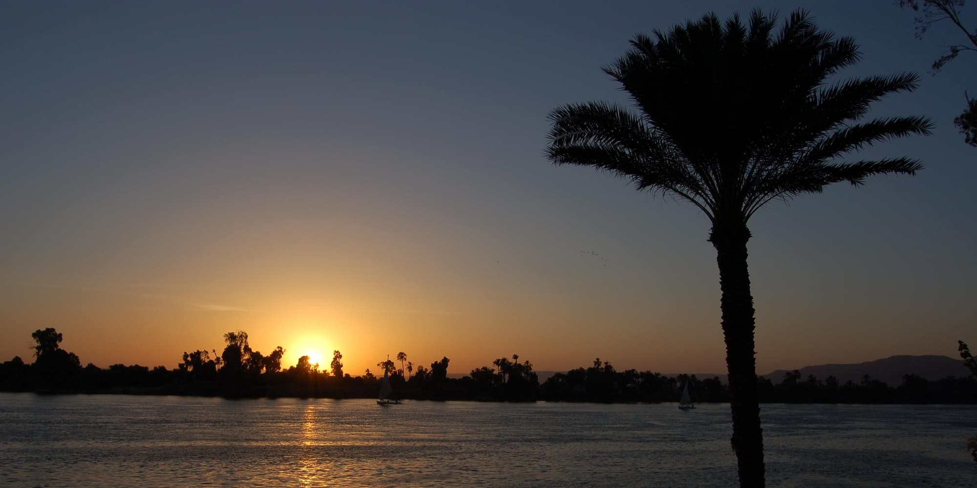 DAY 6 DISEMBARKATION IN LUXOR - HURGHADA (B, D)