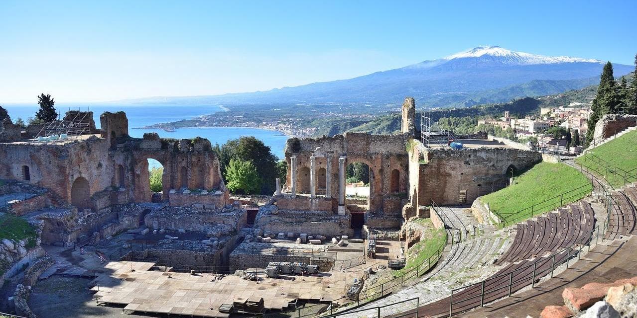 4°GIORNO: Venerdì: ETNA – TAORMINA (hotel a Catania)