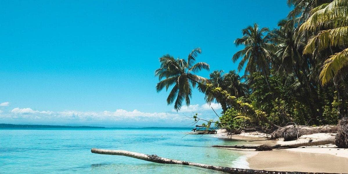 DÍA 3 • CIUDAD DE PANAMÁ - BOCAS DEL TORO 