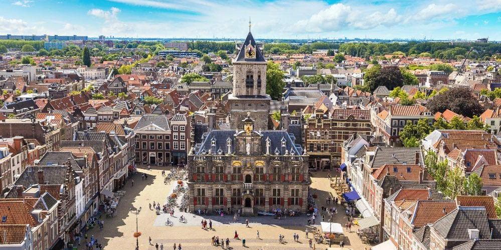 DÍA 05 BRUSELAS – DELFT – LA HAYA – ÁMSTERDAM. (BUS 245 KM)