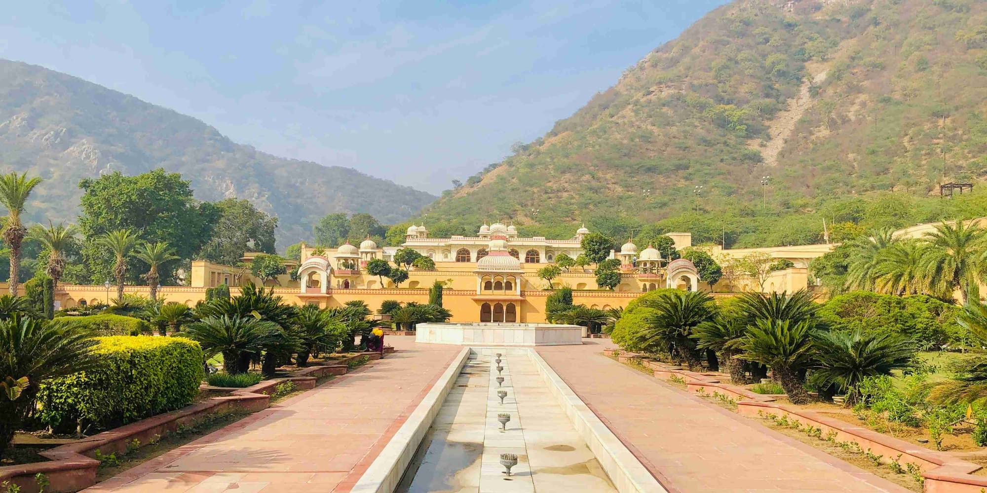 DÍA 1: LLEGADA A JAIPUR, LA CIUDAD ROSA