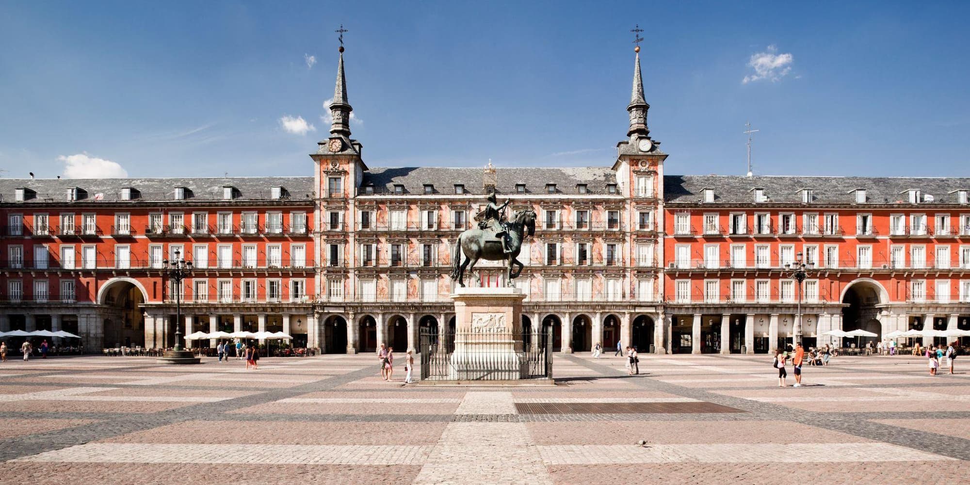 DÍA 21 BARCELONA • ZARAGOZA • MADRID (Viernes)